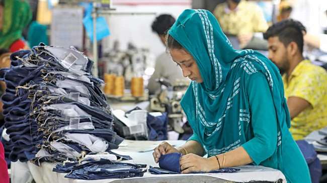 Bangladesh retains apparel orders despite unrest but challenges remain