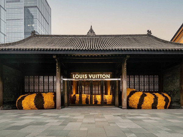 luxury goods from China, LV
